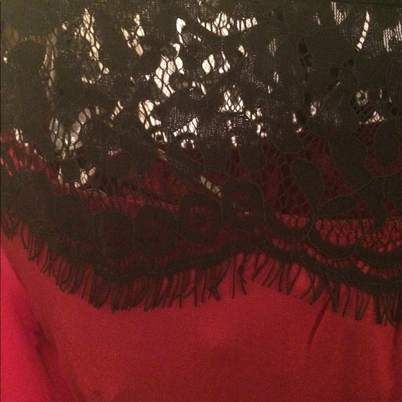 Red top lace detail sheer sleeves - Picture 3 of 6